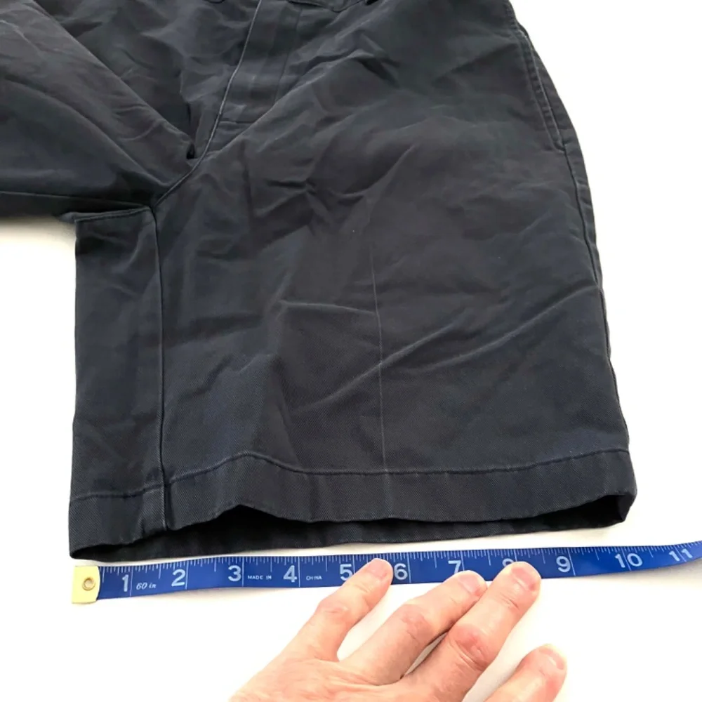 L.L. Bean Men's Size 30" Navy Natural Fit Shorts Item ID 215649 - Picture 4 of 7